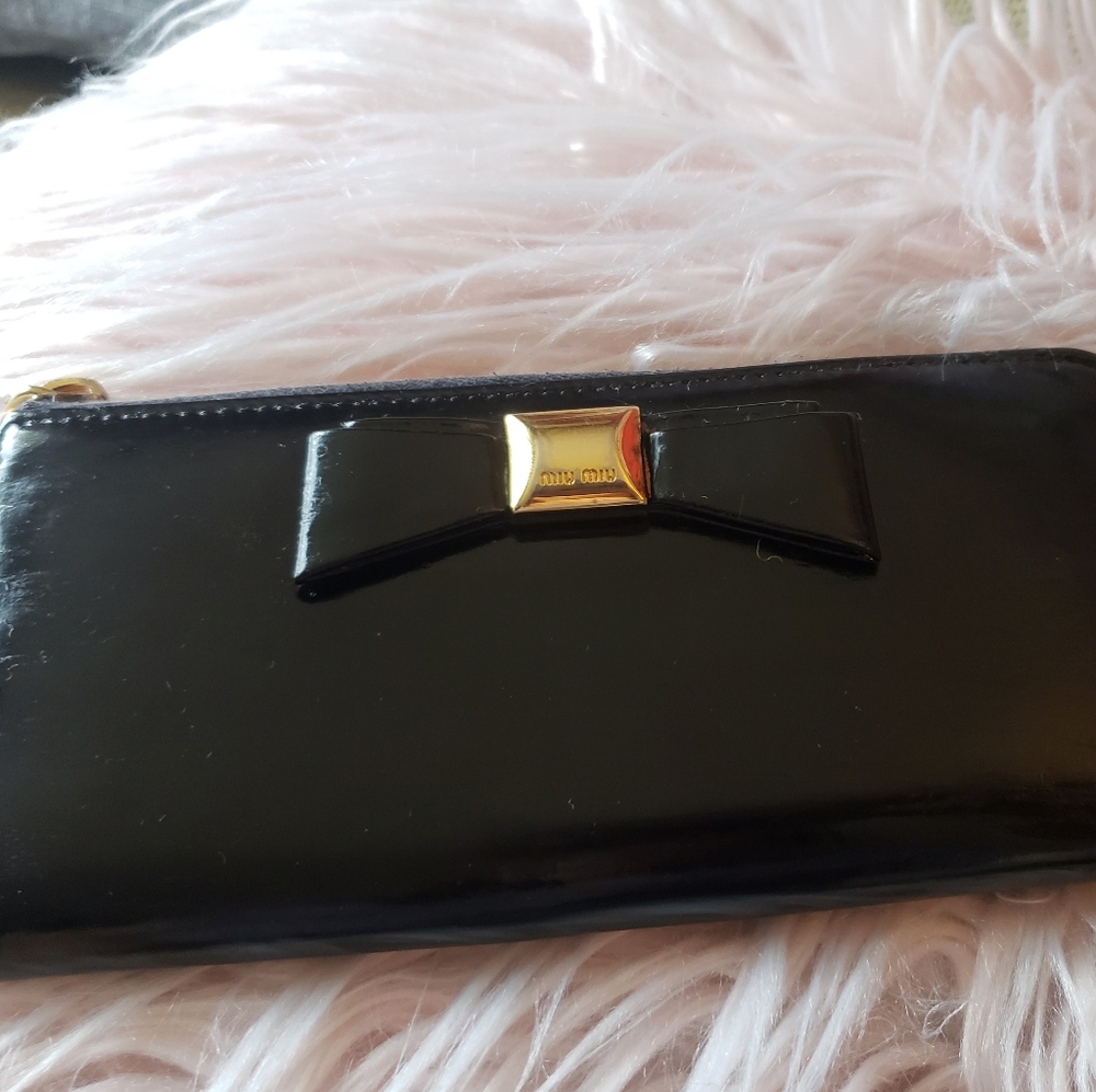 Miu miu bow wallet